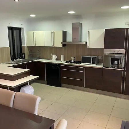 3br With Terrace And 1 Min To Sea Sliema
