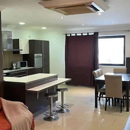 3br With Terrace And 1 Min To Sea Apartman Sliema