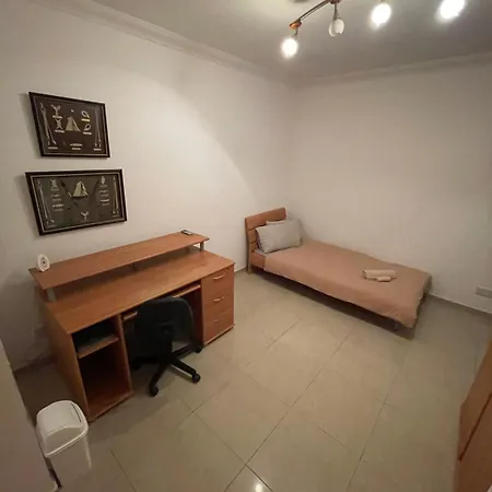 3br With Terrace And 1 Min To Sea