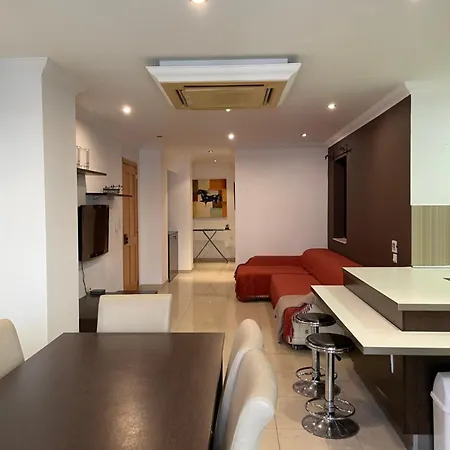 3br With Terrace And 1 Min To Sea *