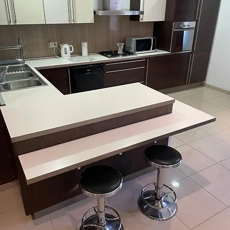 3br With Terrace And 1 Min To Sea * Sliema