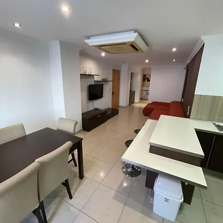 3br With Terrace And 1 Min To Sea