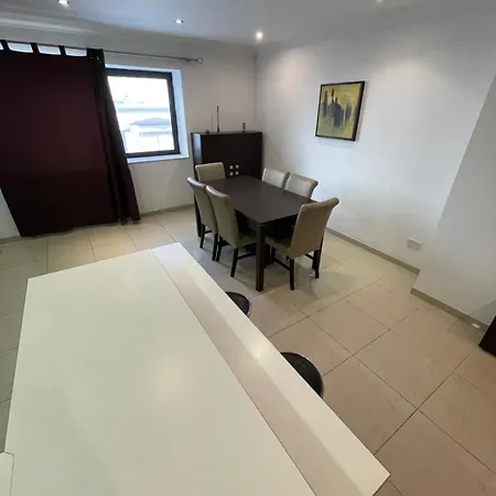 Apartman 3br With Terrace And 1 Min To Sea