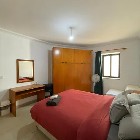 3br With Terrace And 1 Min To Sea *