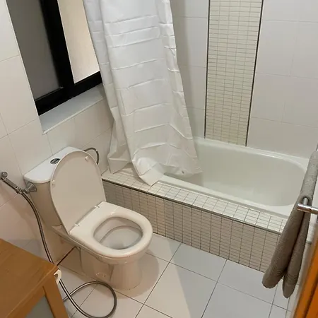 3br With Terrace And 1 Min To Sea Apartman