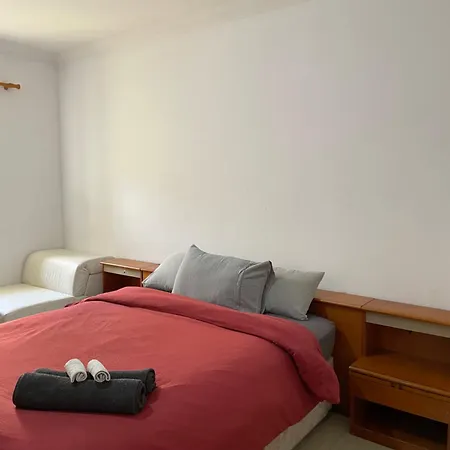 3br With Terrace And 1 Min To Sea