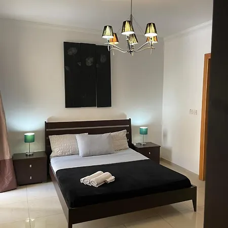 Apartman 3br With Terrace And 1 Min To Sea