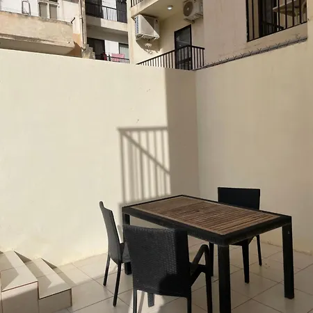 3br With Terrace And 1 Min To Sea Apartman *
