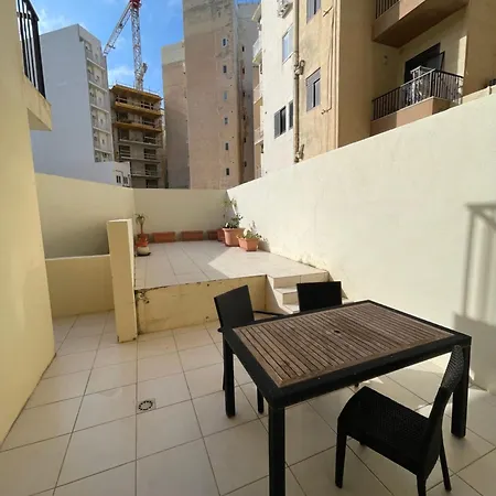Apartamento 3br With Terrace And 1 Min To Sea *