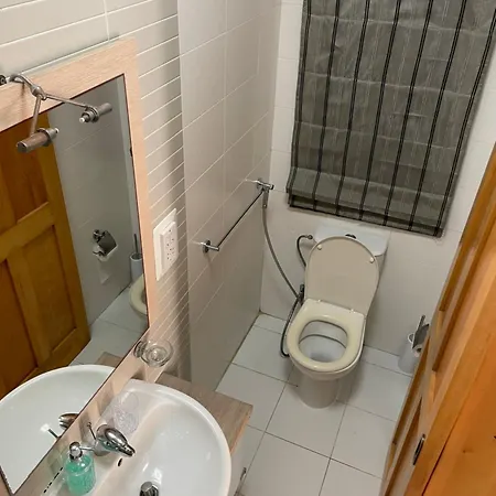 3br With Terrace And 1 Min To Sea